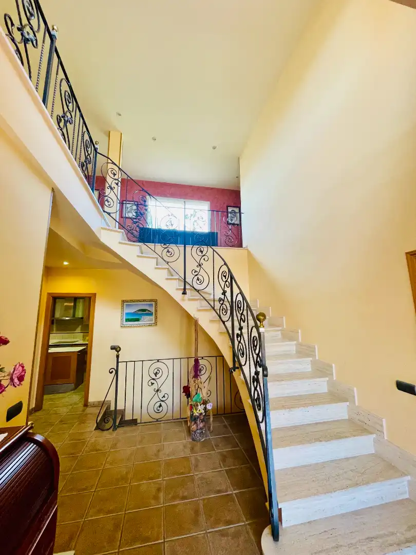 Detached house with terrace for sale in Avinguda de les Flors, imagen 5