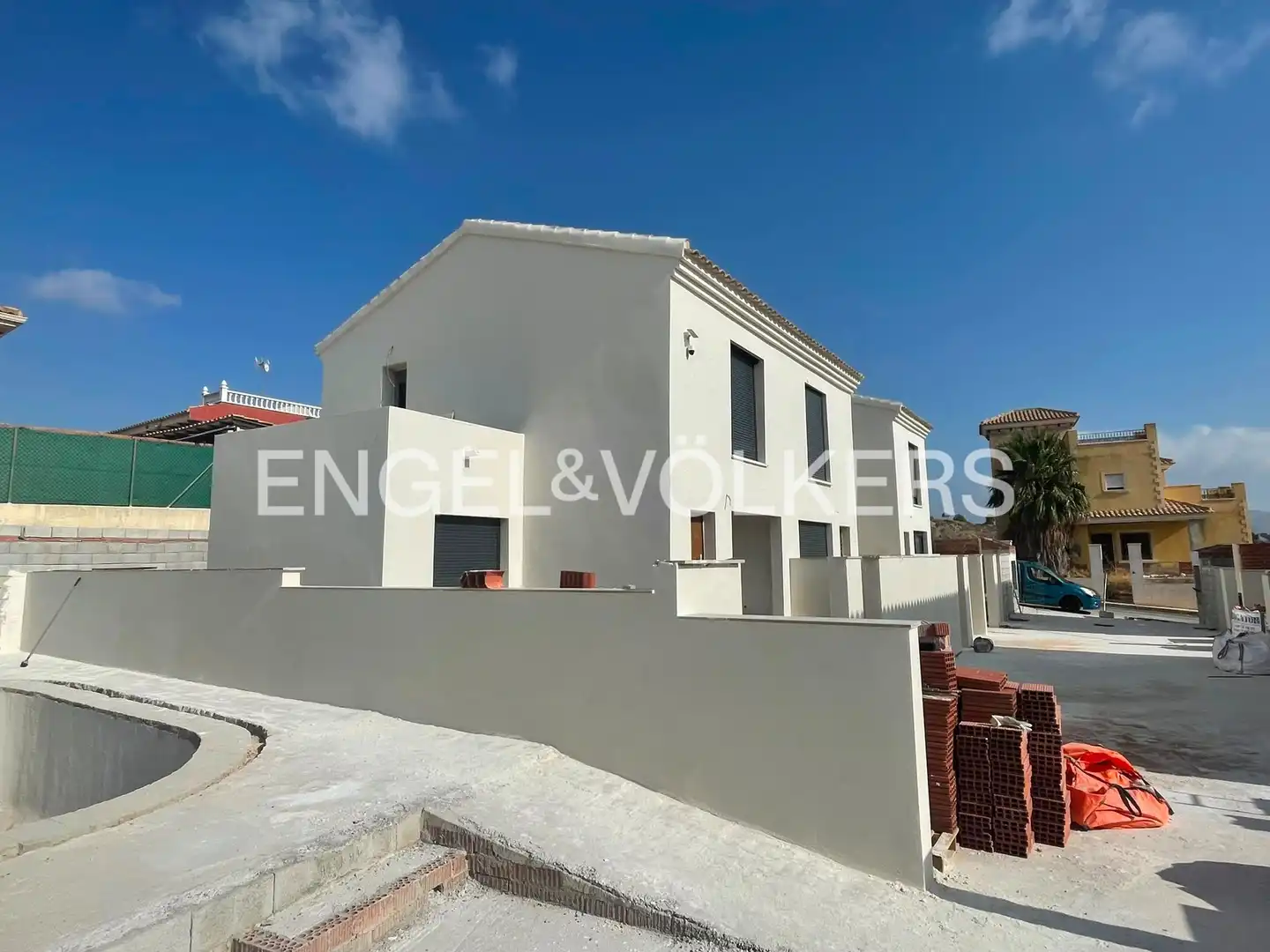 Vista exterior de Casa adosada en venda en Bigastro amb Aire condicionat, Calefacció i Jardí privat