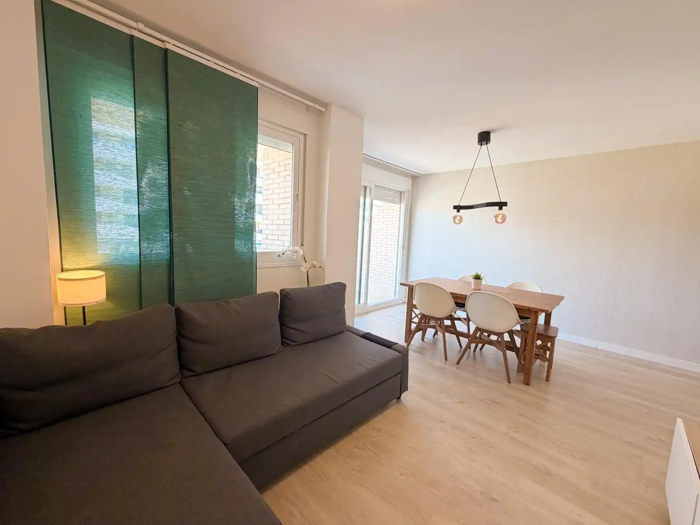 Sala de estar de Apartamento de alquiler en El Puig de Santa Maria con Aire acondicionado, Calefacción y Terraza