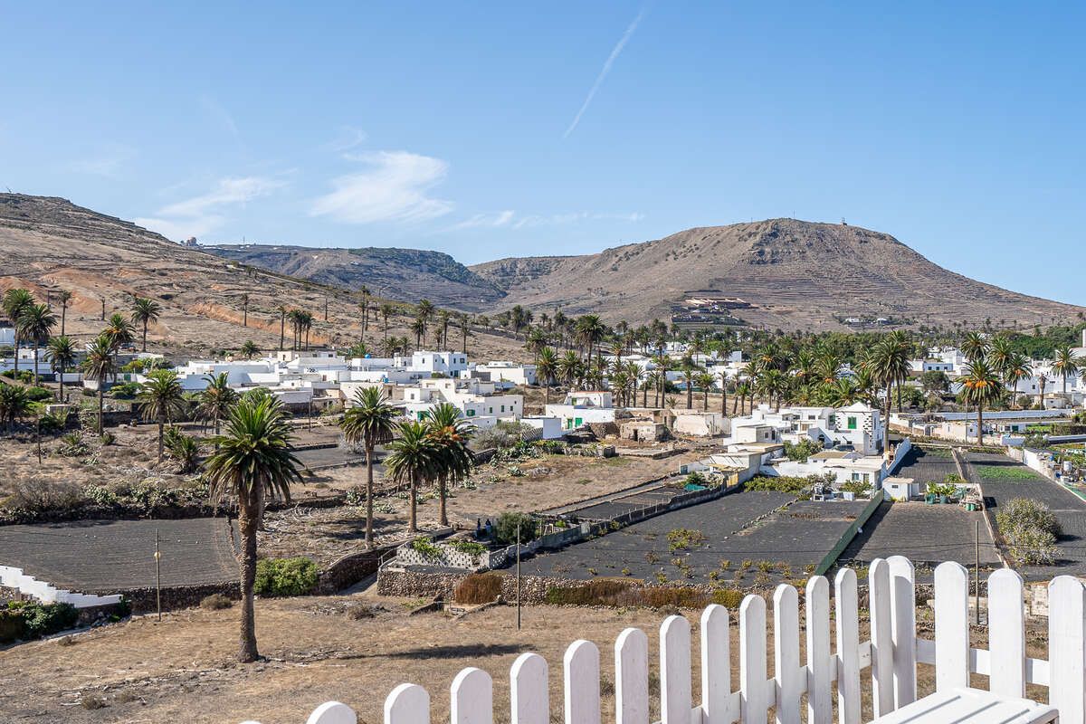 Exterior view of Duplex for sale in Haría  with Furnished