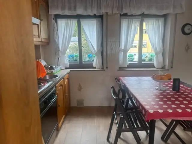 Cuina de Pis en venda en Vegadeo amb Calefacció, Parquet i Moblat