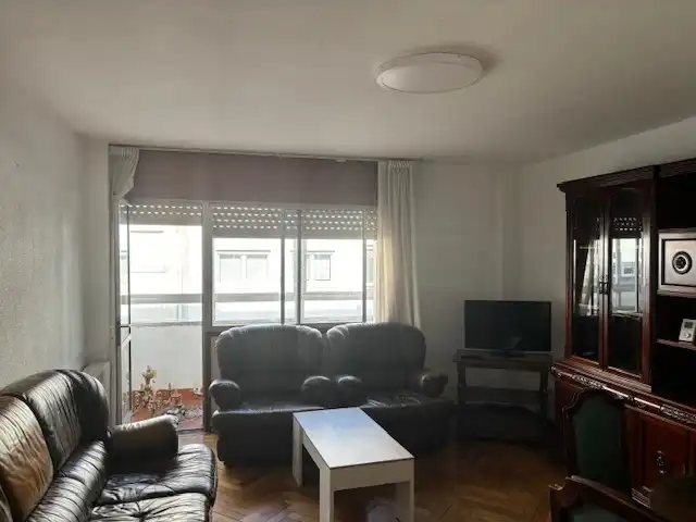 Sala d'estar de Pis de lloguer en Santiago de Compostela  amb Calefacció, Moblat i Forn