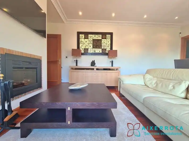 Sala d'estar de Apartament de lloguer en Getxo  amb Calefacció, Terrassa i Traster