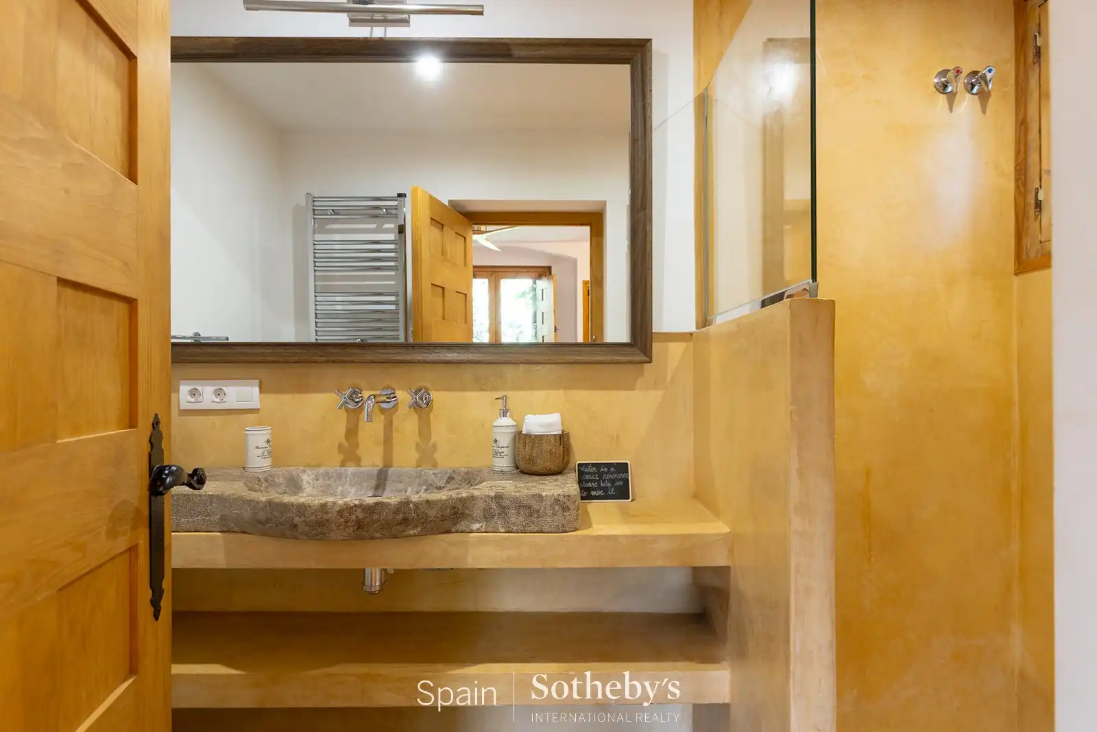 Bathroom of Country homes for sale in Premià de Dalt  with Air Conditioner, Heating and Private garden