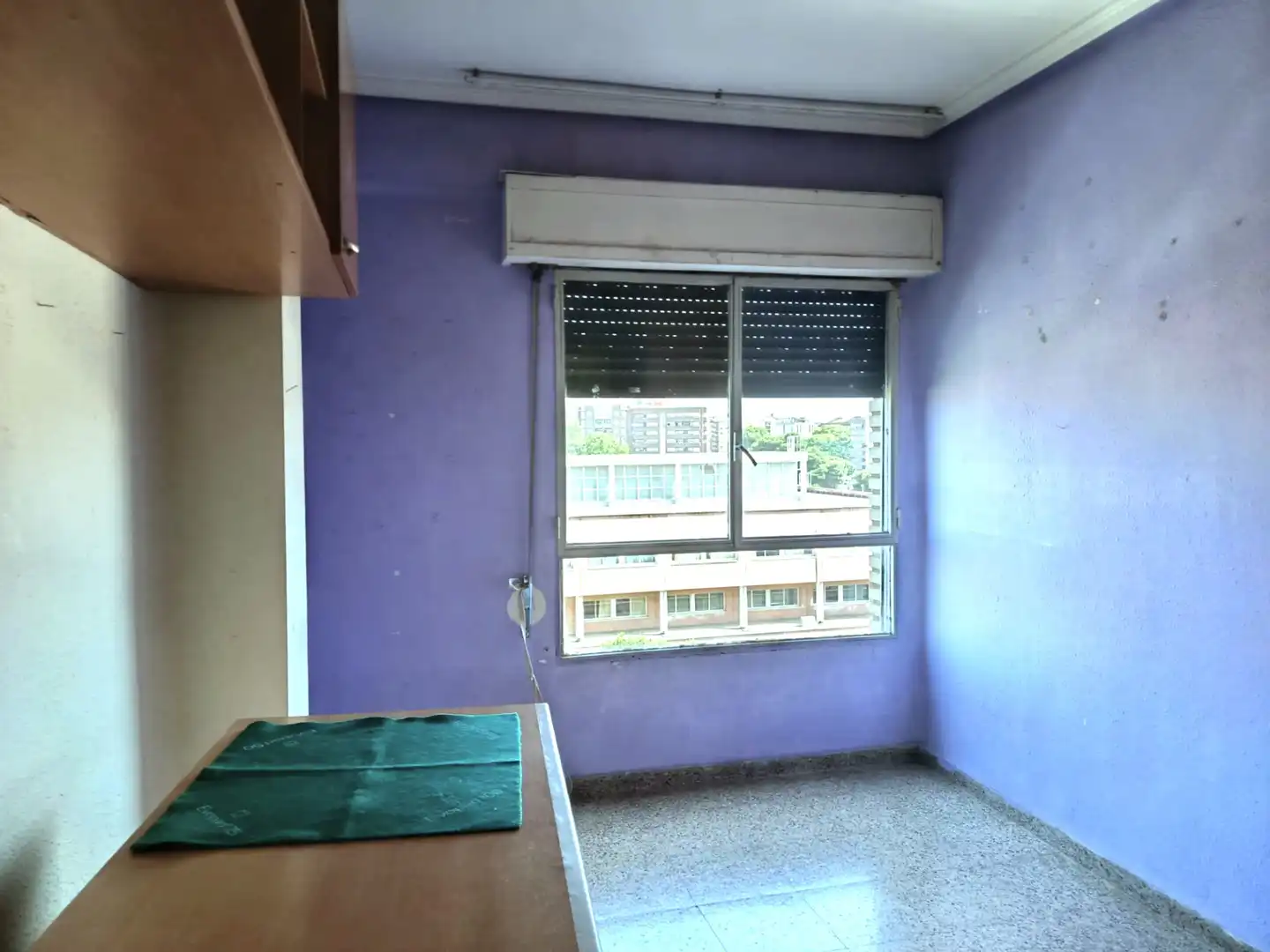 Habitación de Piso en venta en Valencia con Balcón y Alarma