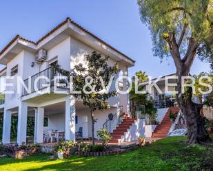 Exterior view of House or chalet for sale in Dos Hermanas  with Air Conditioner, Heating and Private garden
