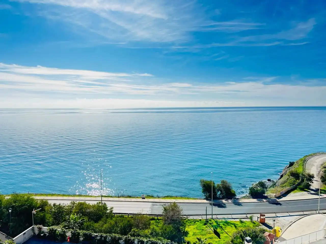 Vista exterior de Casa o xalet en venda en Nerja amb Aire condicionat, Jardí privat i Traster