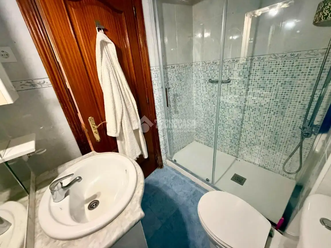Baño de Piso en venta en Pinto con Calefacción