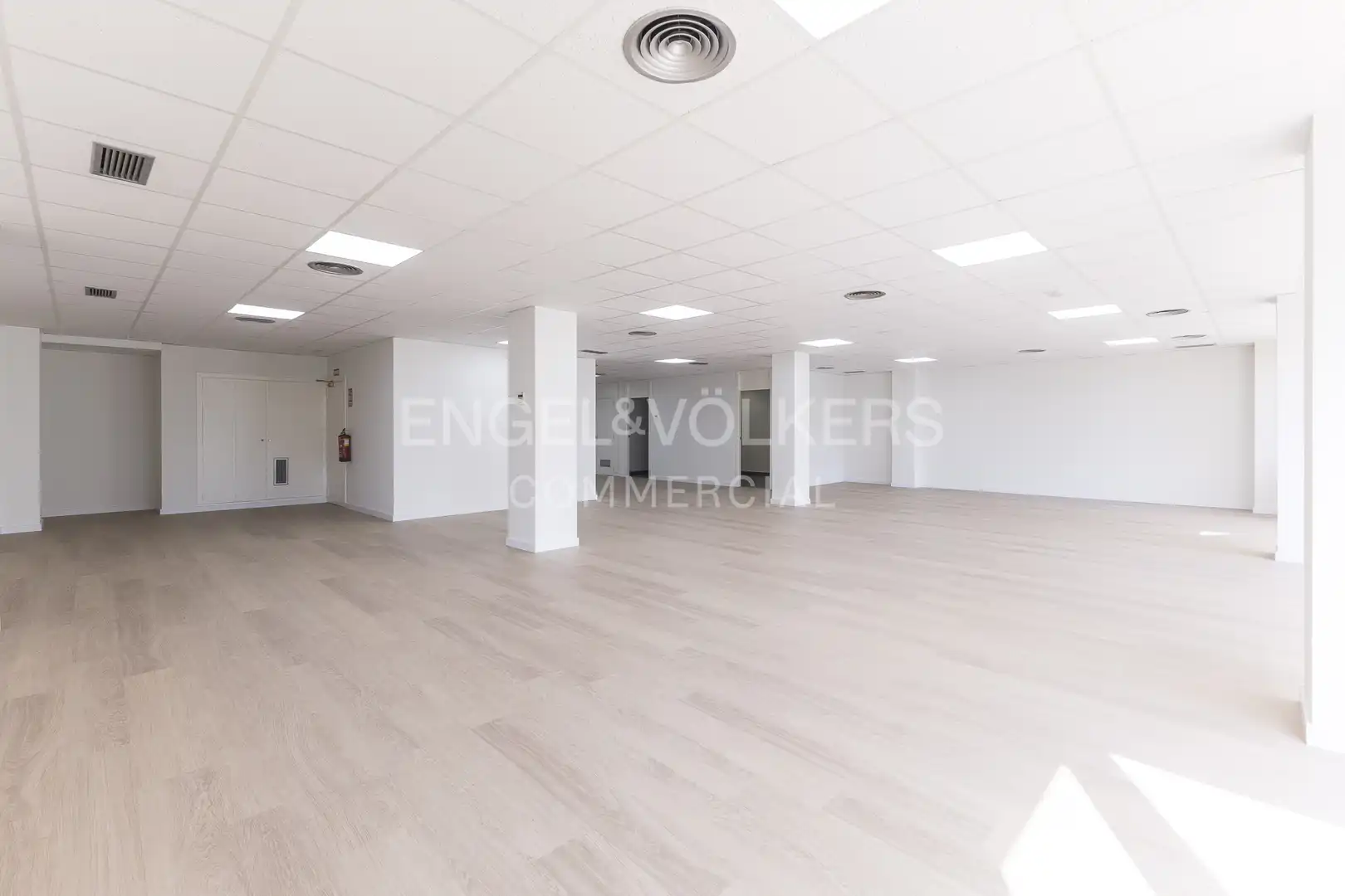 Office for rent in Barcelona  with Air Conditioner and Heating