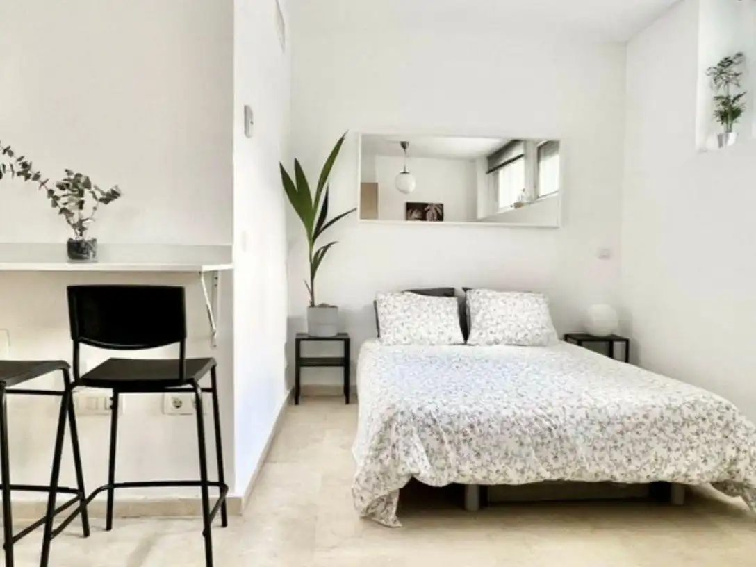 Habitación de Piso en venta en Málaga con Aire acondicionado y Amueblado