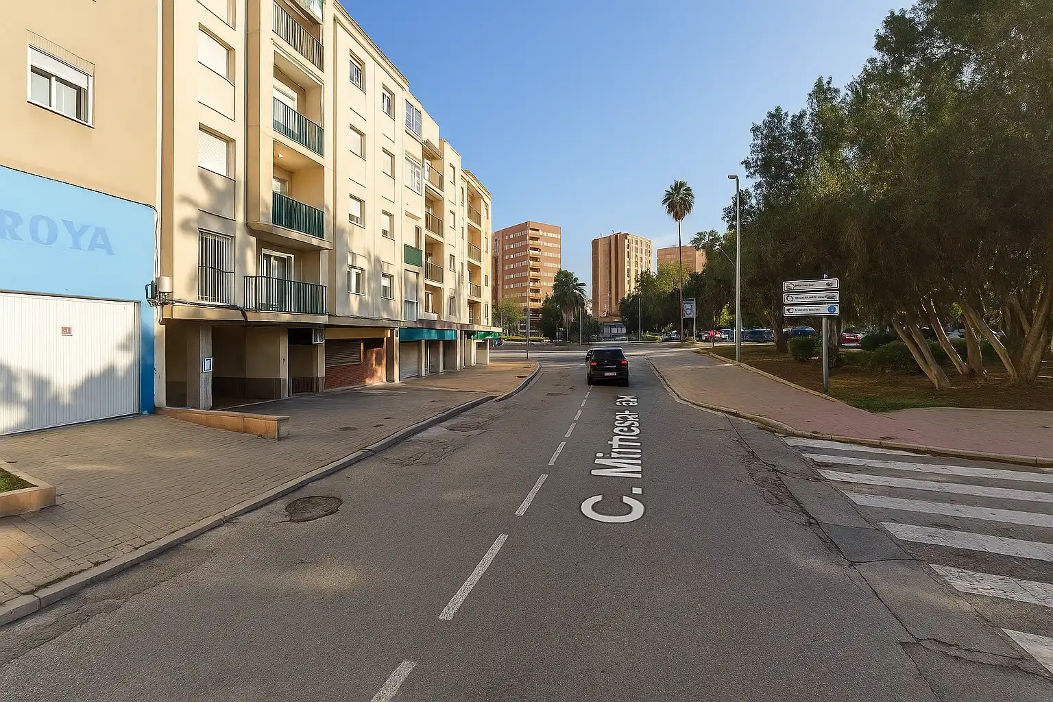 Individual with lift for sale in Calle Amadeo Vives 40