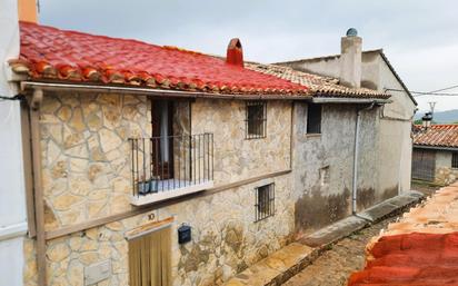 Vista exterior de Casa adosada en venda en L'Alcora amb Calefacció, Terrassa i Traster