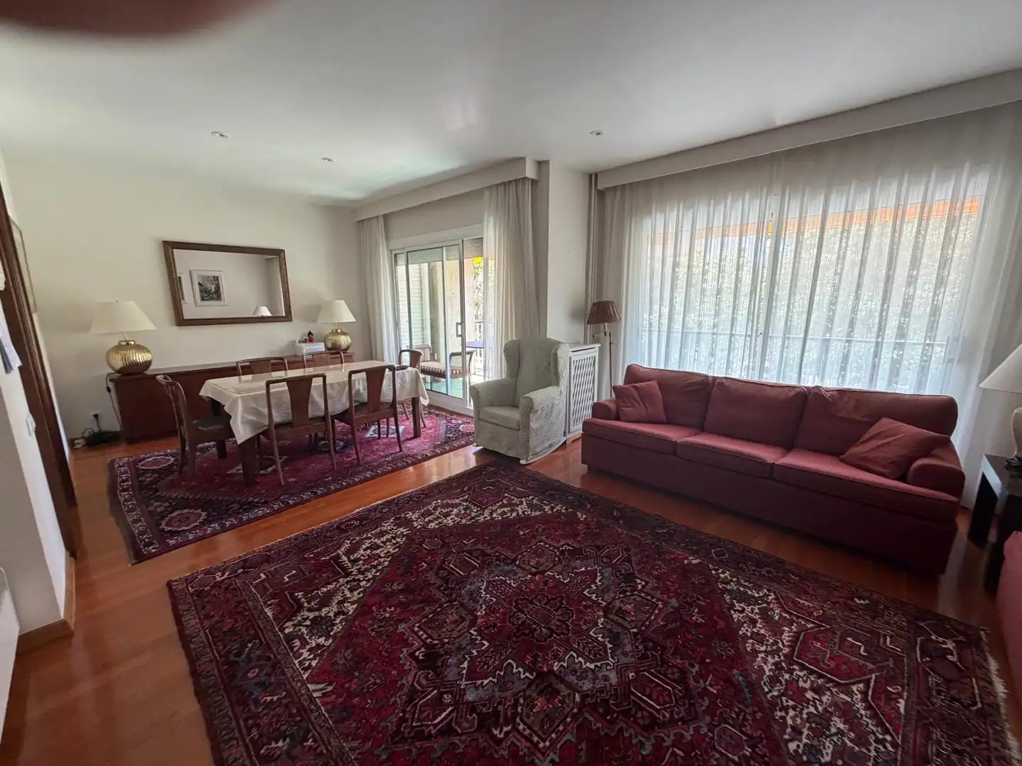 Sala de estar de Piso de alquiler en Barcelona con Aire acondicionado, Calefacción y Jardín privado