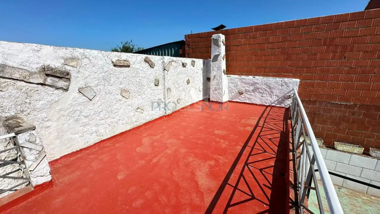 Terrassa de Casa o xalet en venda en San Andrés del Rabanedo amb Calefacció i Jardí privat