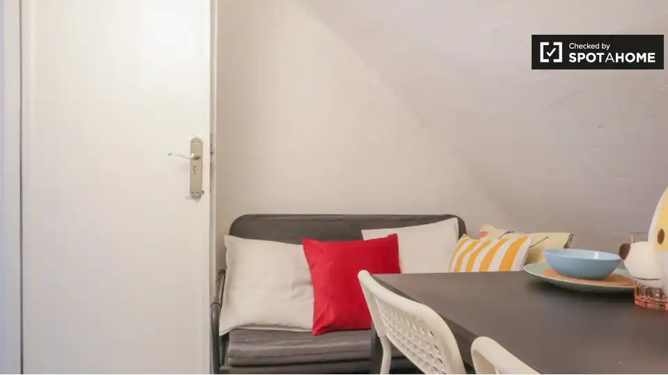 Room in Opañel