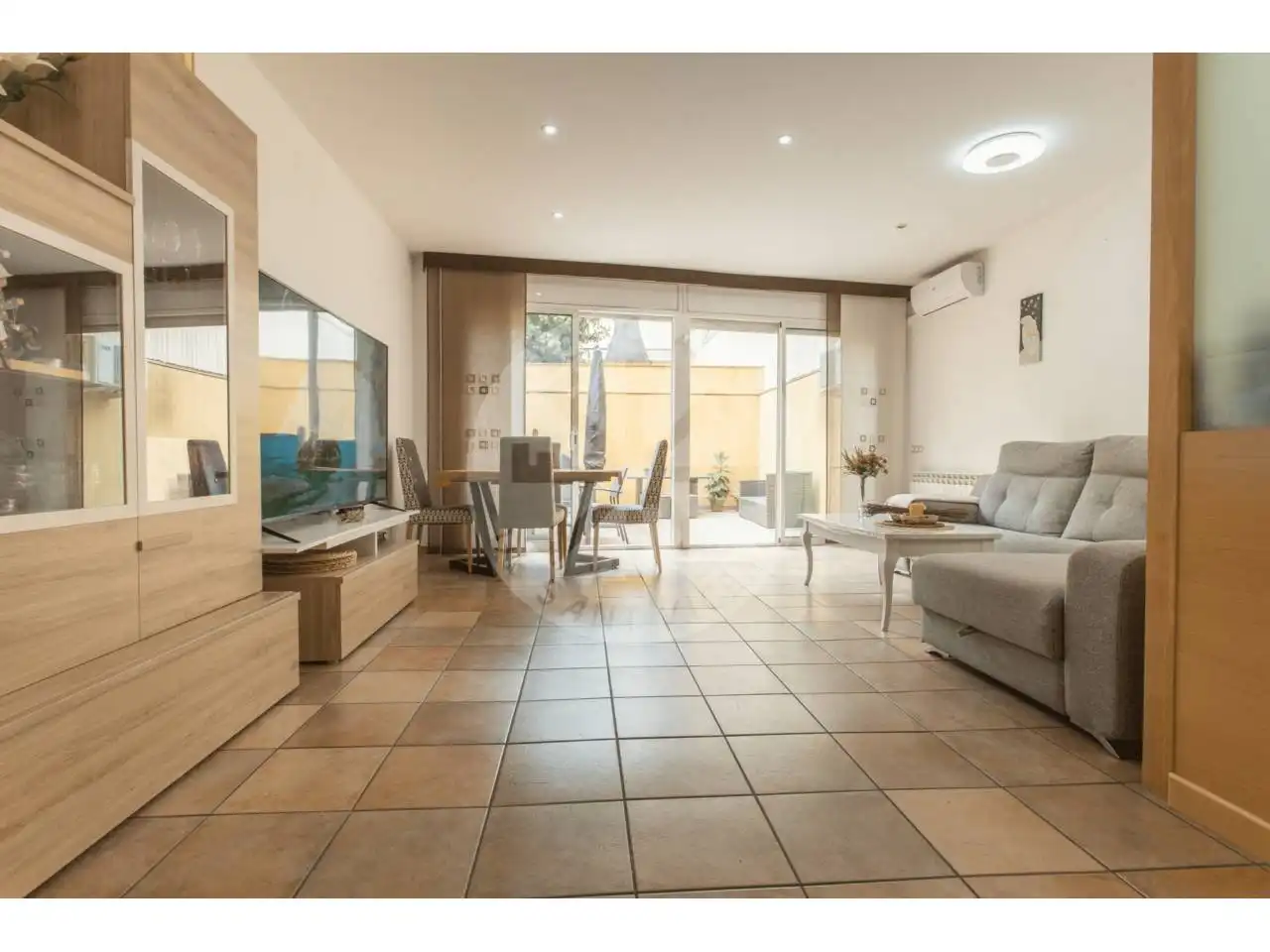 Sala de estar de Casa o chalet en venta en Terrassa con Aire acondicionado, Calefacción y Jardín privado