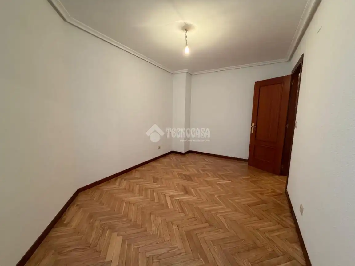 Dormitori de Pis en venda en Palencia amb Calefacció i Parquet