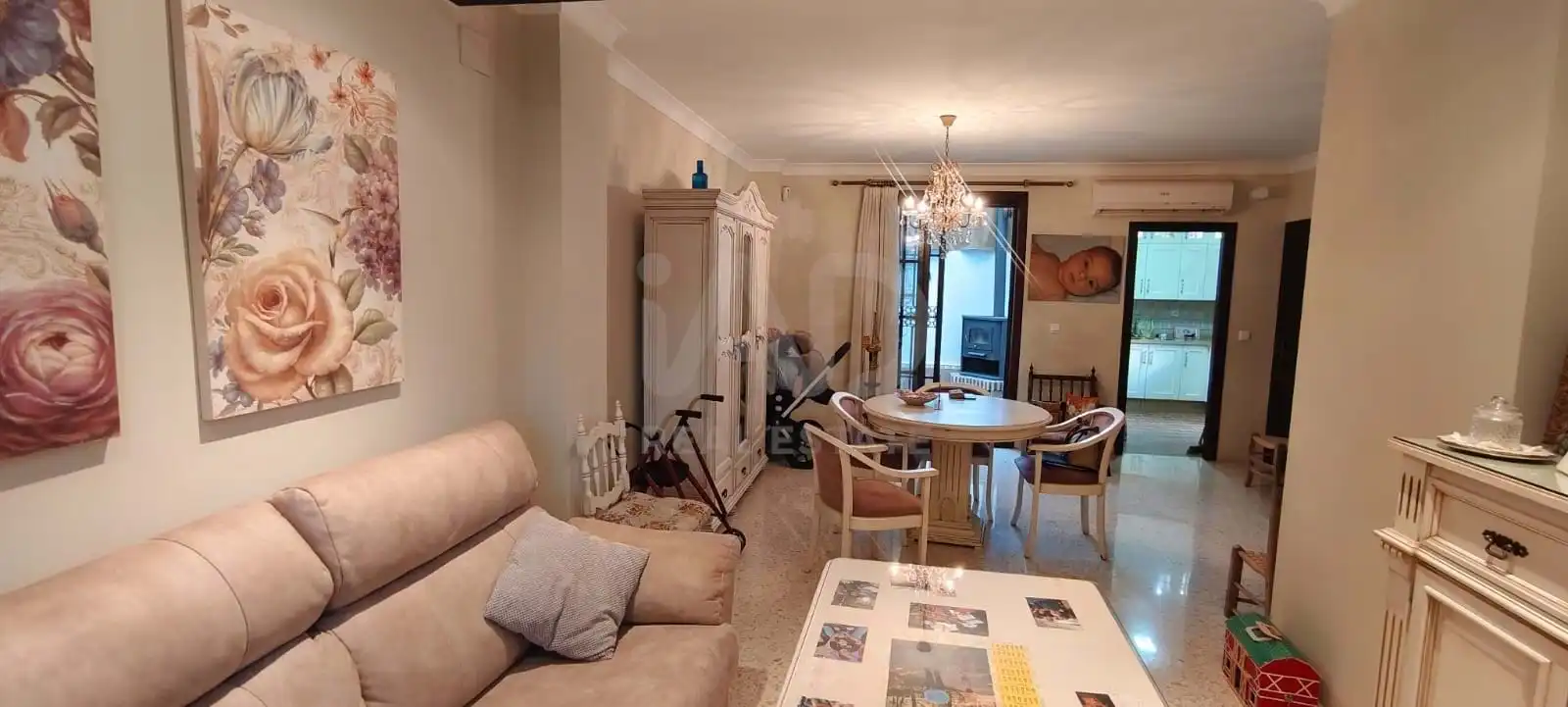 Sala d'estar de Casa adosada en venda en Écija amb Aire condicionat, Calefacció i Terrassa