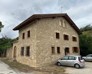 Vista exterior de Casa o xalet en venda en Puente la Reina / Gares