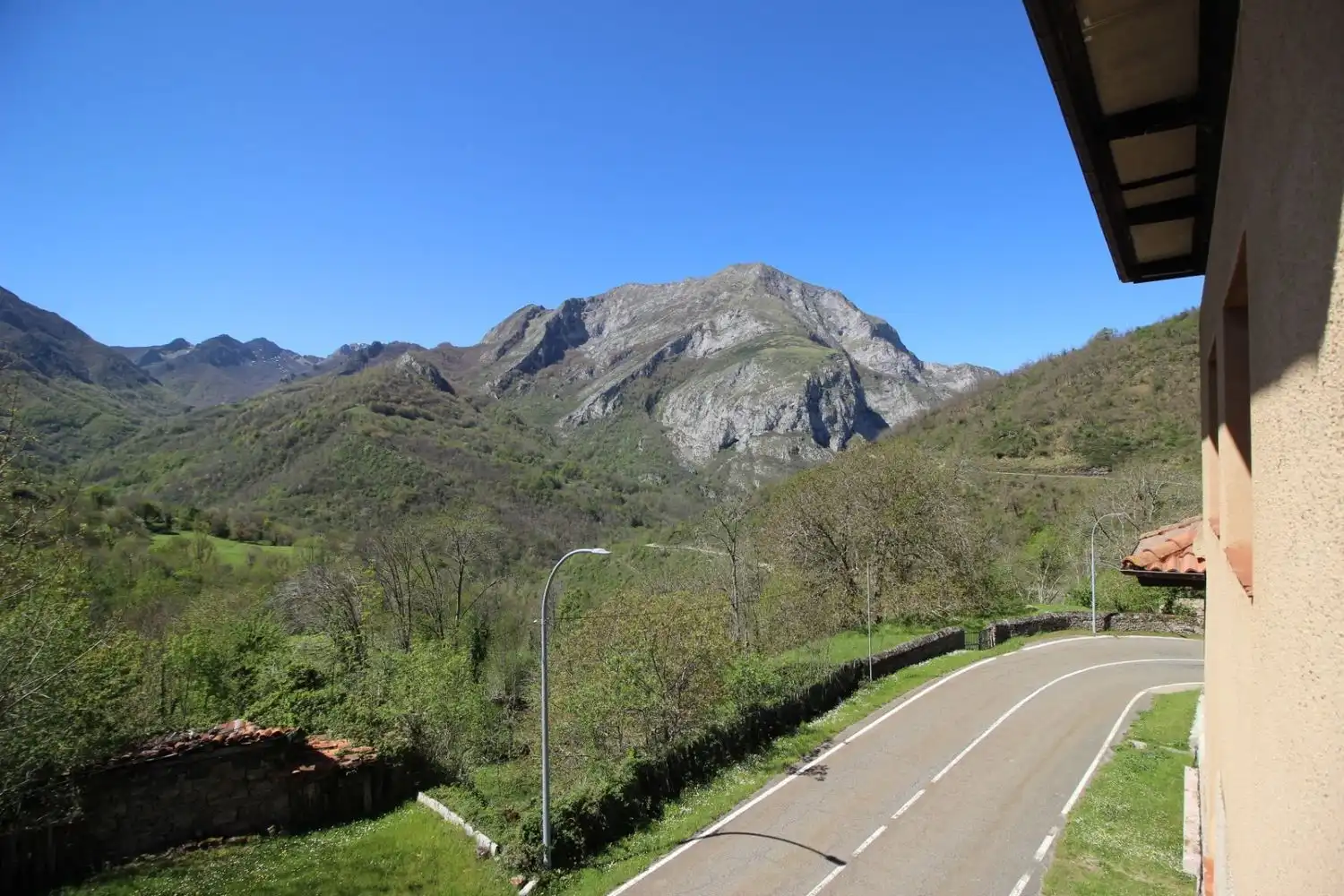 Vista exterior de Dúplex en venta en Oseja de Sajambre con Jardín privado, Parquet y Terraza