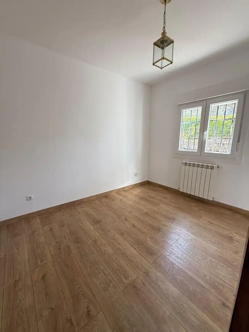 Houses for sale in Calle ROMERAL, Las Zorreras - Monte Encinar