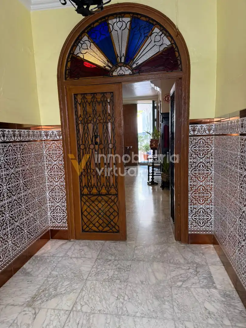 House with terrace for sale in Calle Pedro Gómez 42, imagen 2