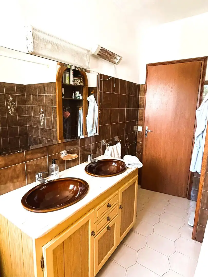 Bany de Finca rústica en venda en Estepona amb Jardí privat, Terrassa i Piscina