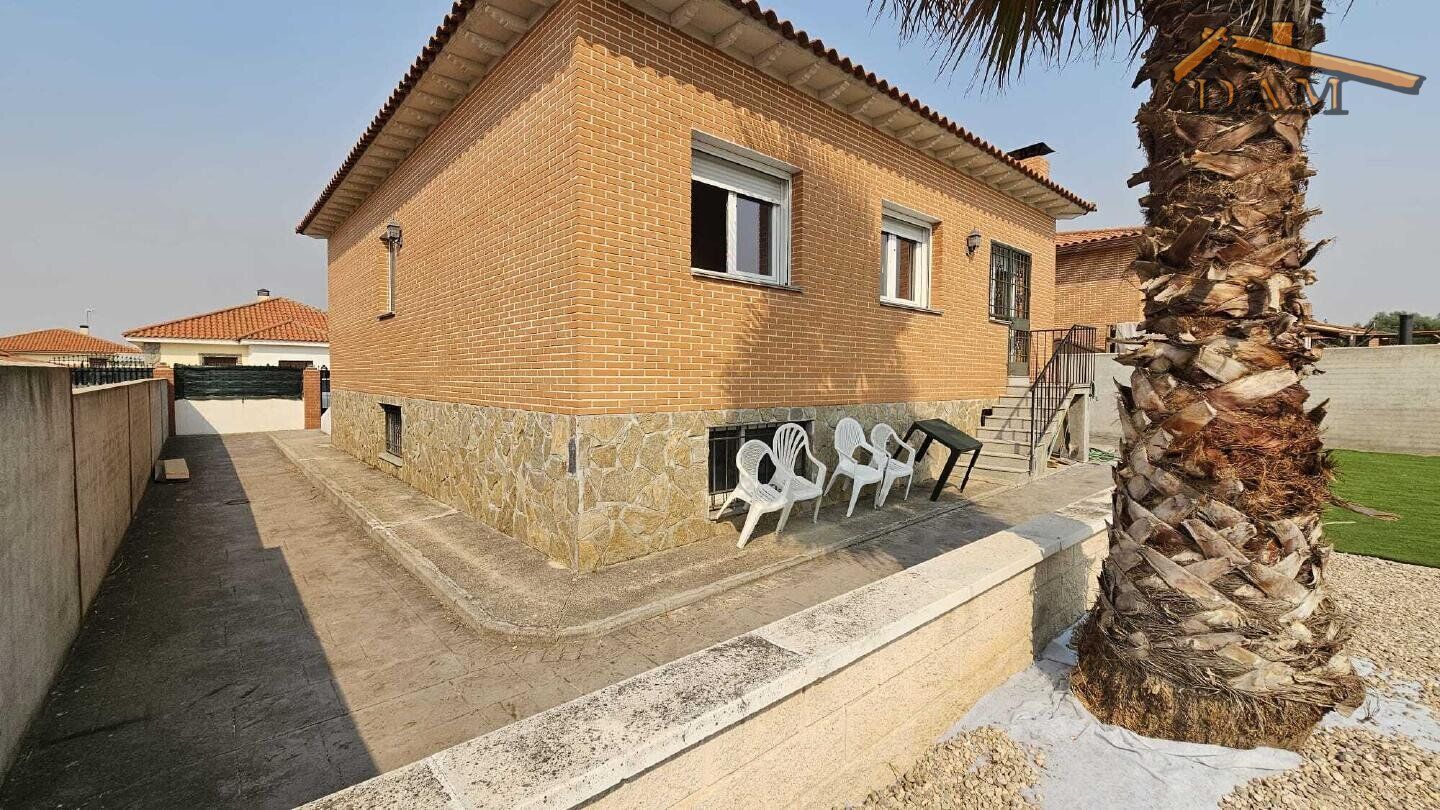 Vista exterior de Casa o xalet en venda en Huecas
