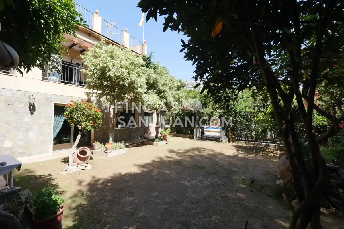 Exterior view of Houses for sale in El Campello  with Air Conditioner, Heating and Private garden
