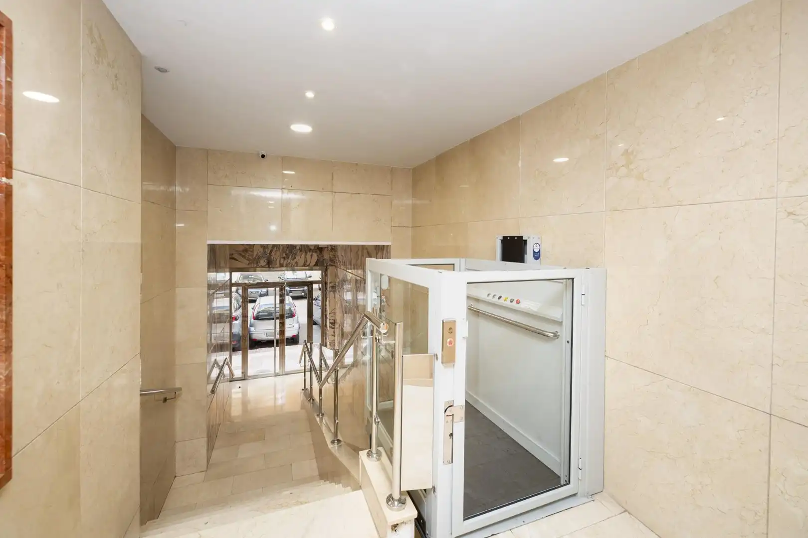 Wohnung zum Verkauf in Granada mit Terrasse und Möbliert