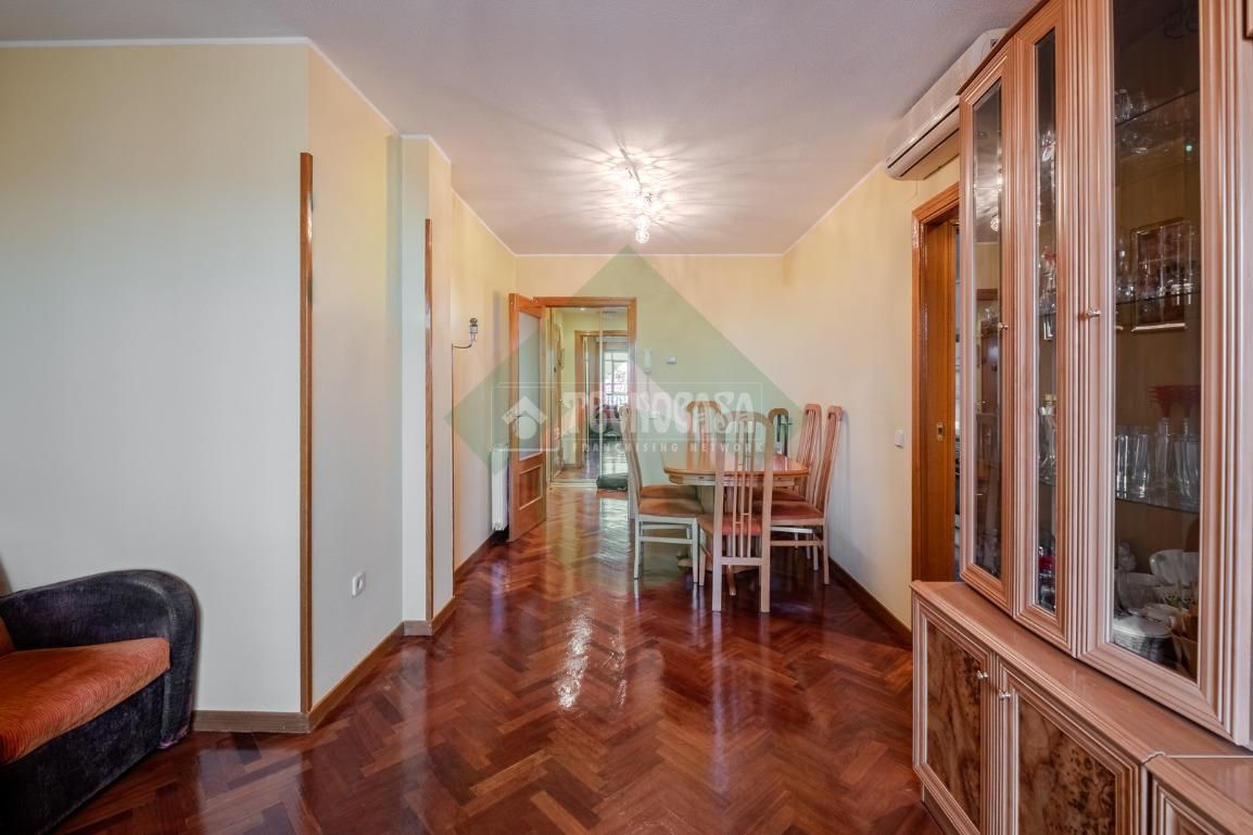 Flat for sale in  Madrid Capital  with Air Conditioner, Heating and Parquet flooring