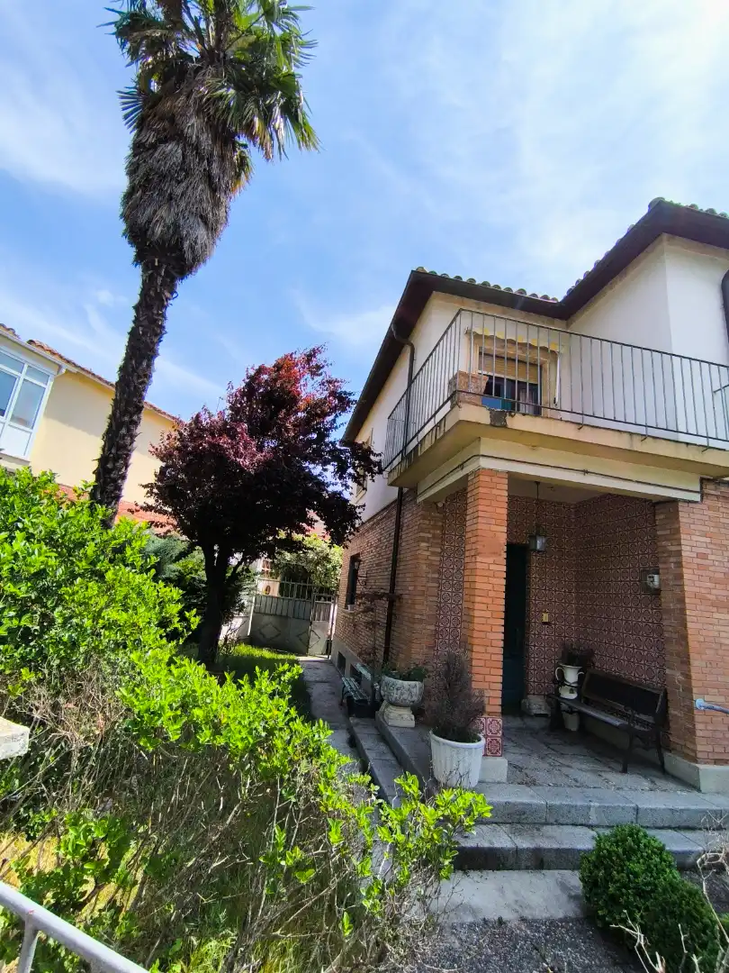 Vista exterior de Casa o xalet en venda en Palencia amb Calefacció, Jardí privat i Parquet