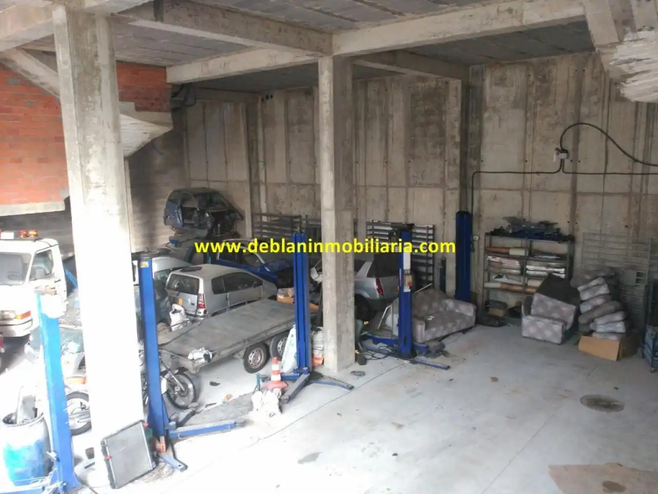 Parking de Nave industrial de alquiler en Tui