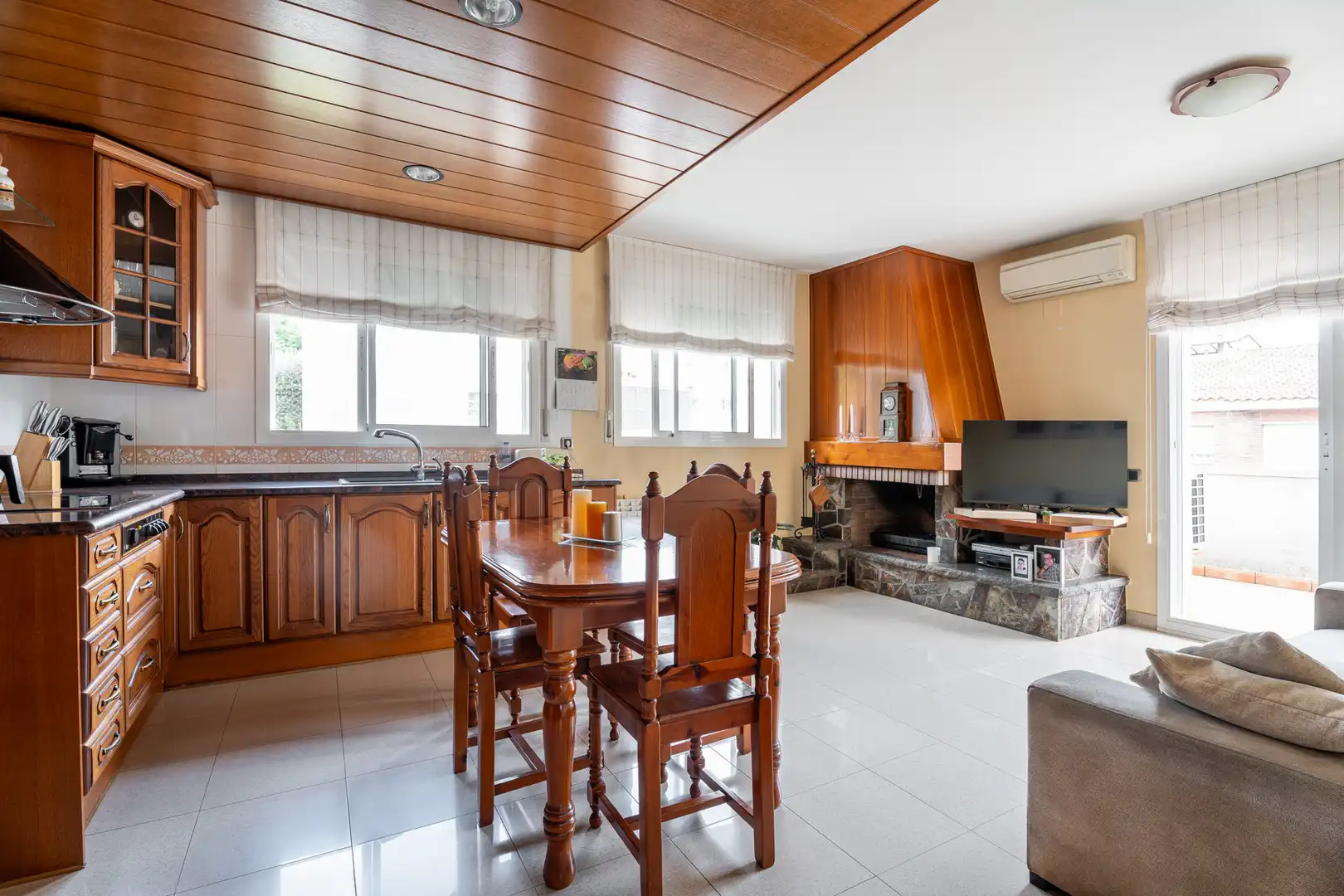 Casa con terraza en venta en Avinguda de la Mare de Déu del Carme, imagen 4