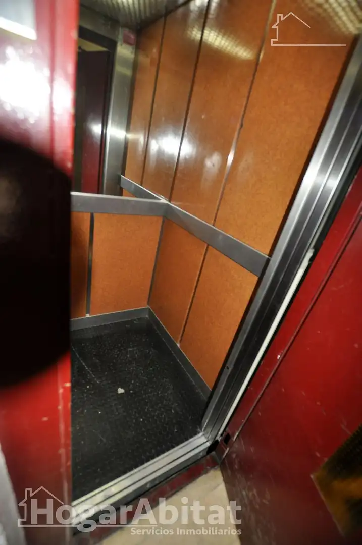 Piso en venta en Valencia con Balcón