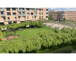 Jardí de Pis de lloguer en  Pamplona / Iruña amb Calefacció, Parquet i Traster
