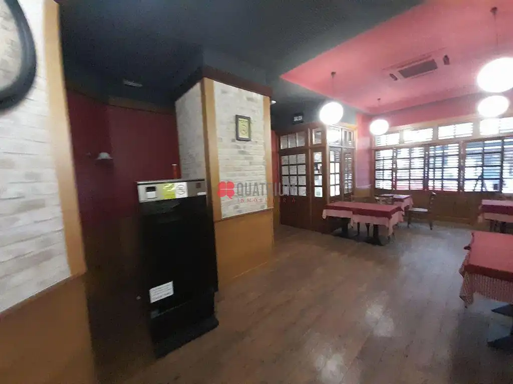 Local comercial de lloguer a De Villagarcía, imagen 2
