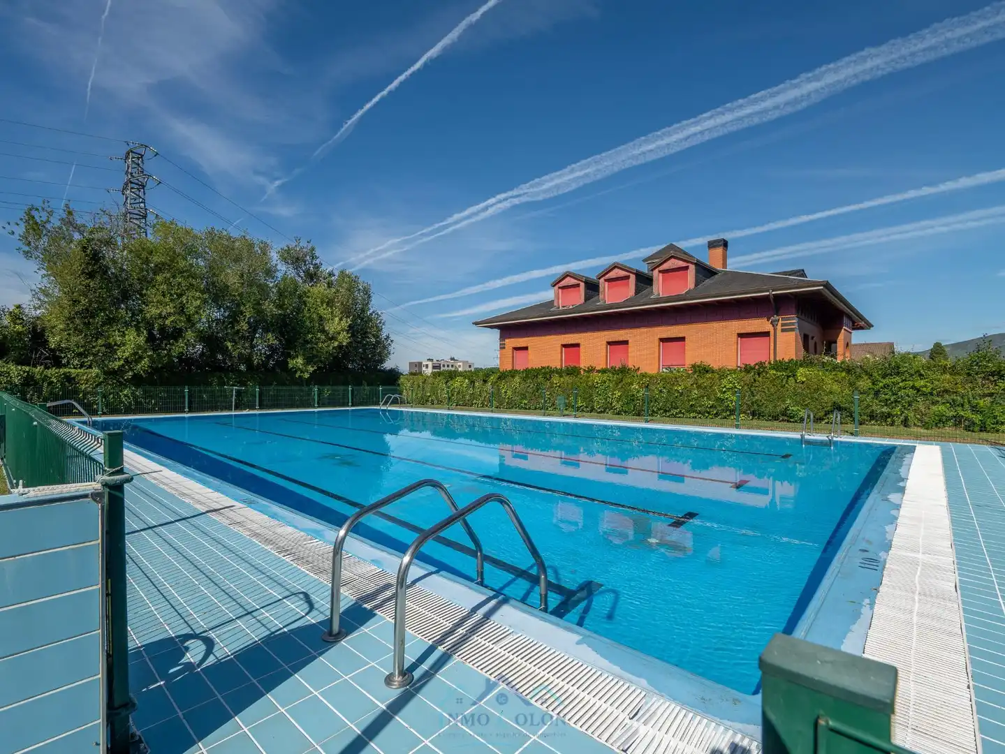 Piscina de Dúplex en venta en Irun  con Calefacción, Terraza y Balcón