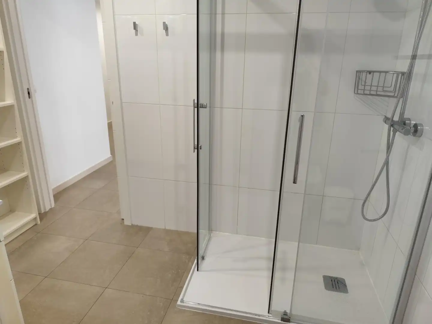 Badezimmer von Wohnung zur Miete in Almería mit Klimaanlage und Möbliert