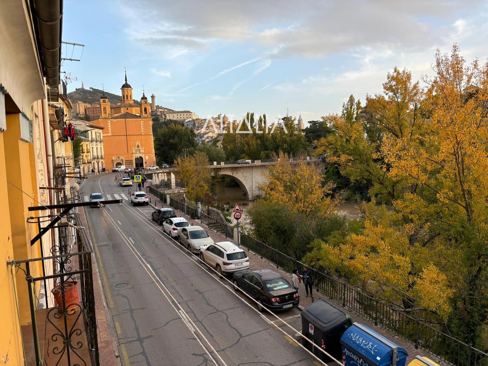 Vista exterior de Pis en venda en Cuenca Capital amb Calefacció