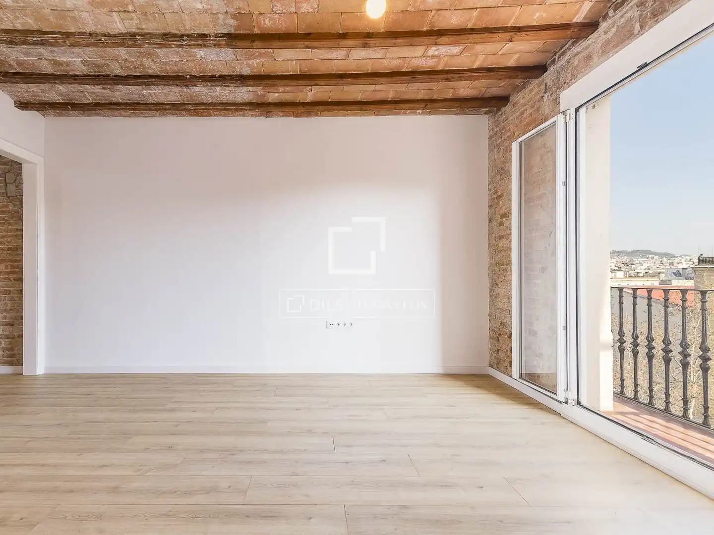 Wohnung zum Verkauf in Barcelona mit Klimaanlage, Heizung und Parkett