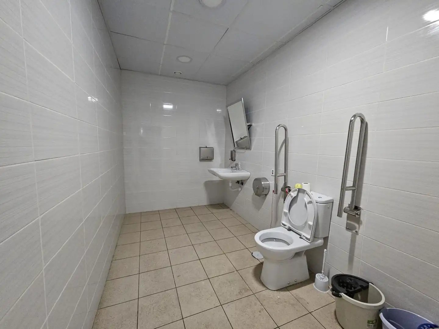 Baño de Local de alquiler en Santa Cruz de Tenerife