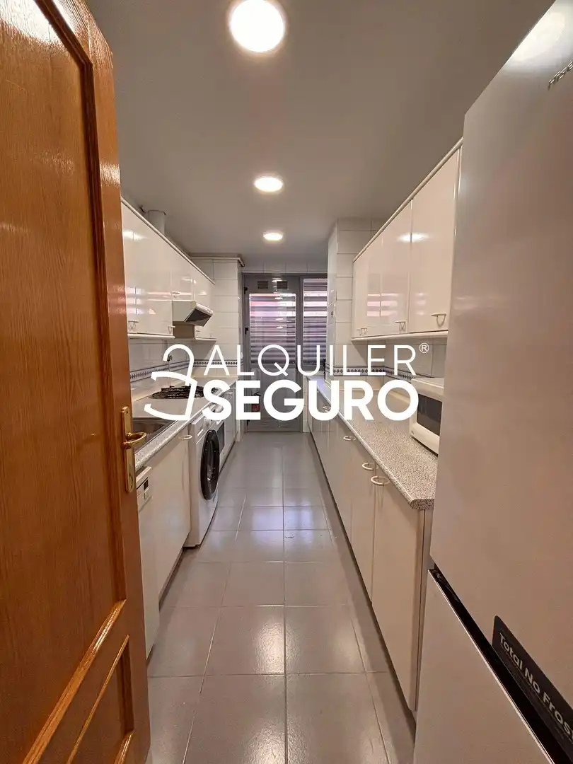 Cocina de Piso de alquiler en Madrid con Aire acondicionado y Calefacción