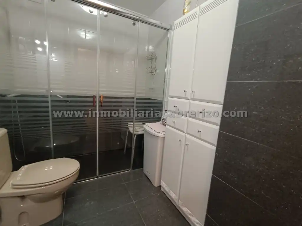 Baño de Estudio en venta en  Logroño con Aire acondicionado, Calefacción y Parquet