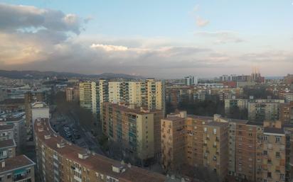 Außenansicht von Dachboden zum verkauf in  Barcelona Capital mit Terrasse