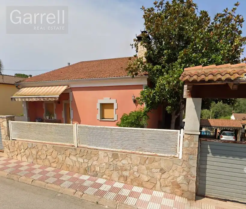 Vista exterior de Casa adosada en venta en Caldes de Malavella