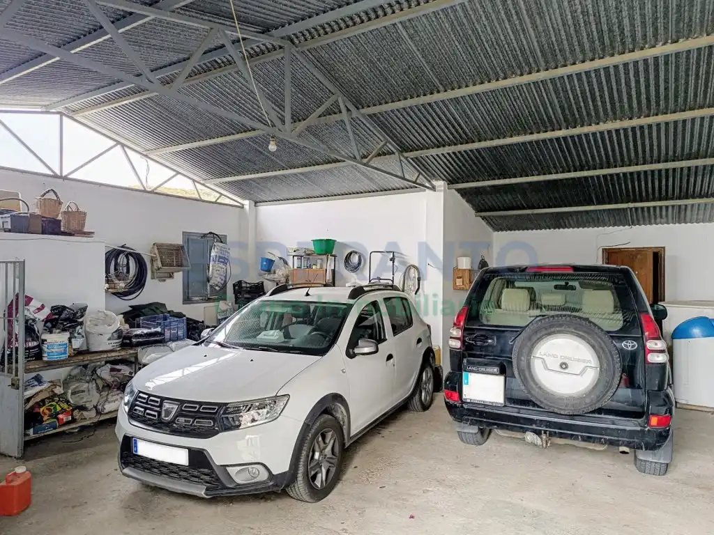 Aparcament de Finca rústica en venda en Vélez-Málaga amb Aire condicionat, Jardí privat i Traster