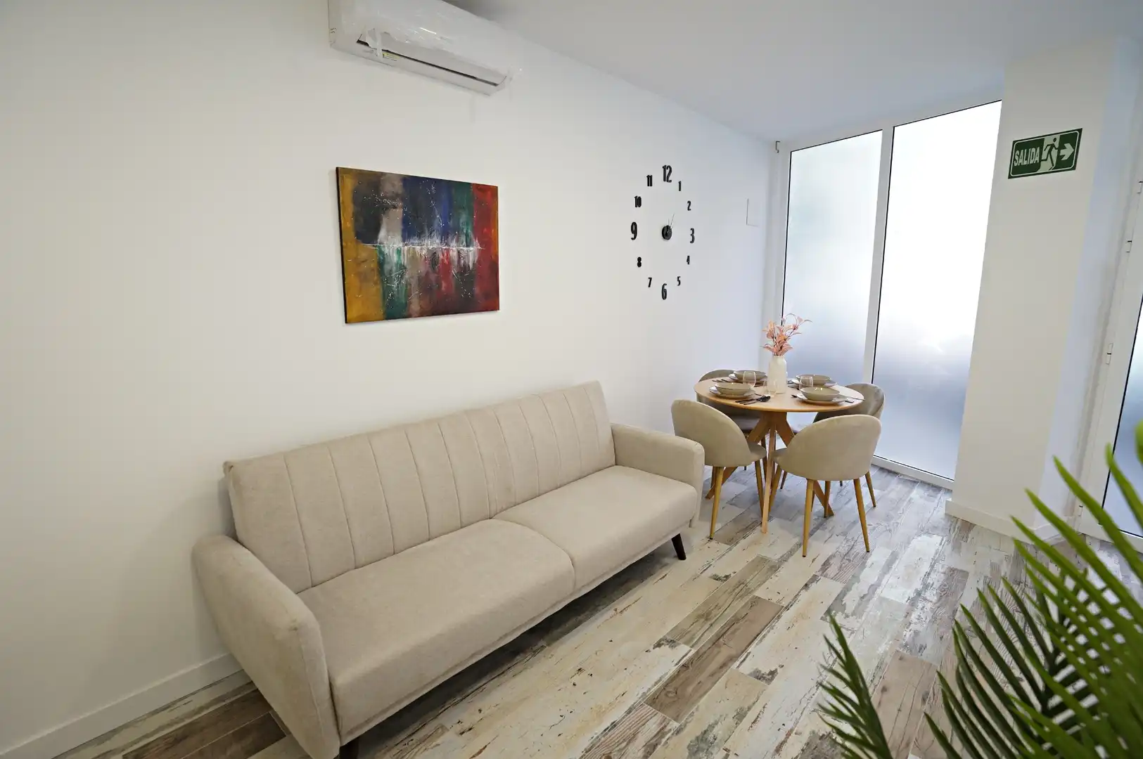 Living room of Study for sale in Valencia  with Air Conditioner