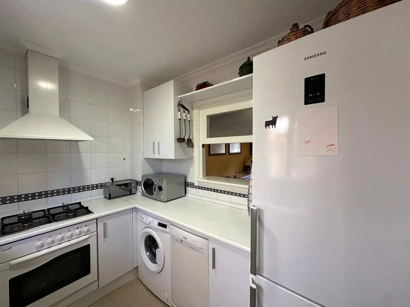 Cuina de Casa adosada en venda en Chiclana de la Frontera amb Aire condicionat, Calefacció i Jardí privat