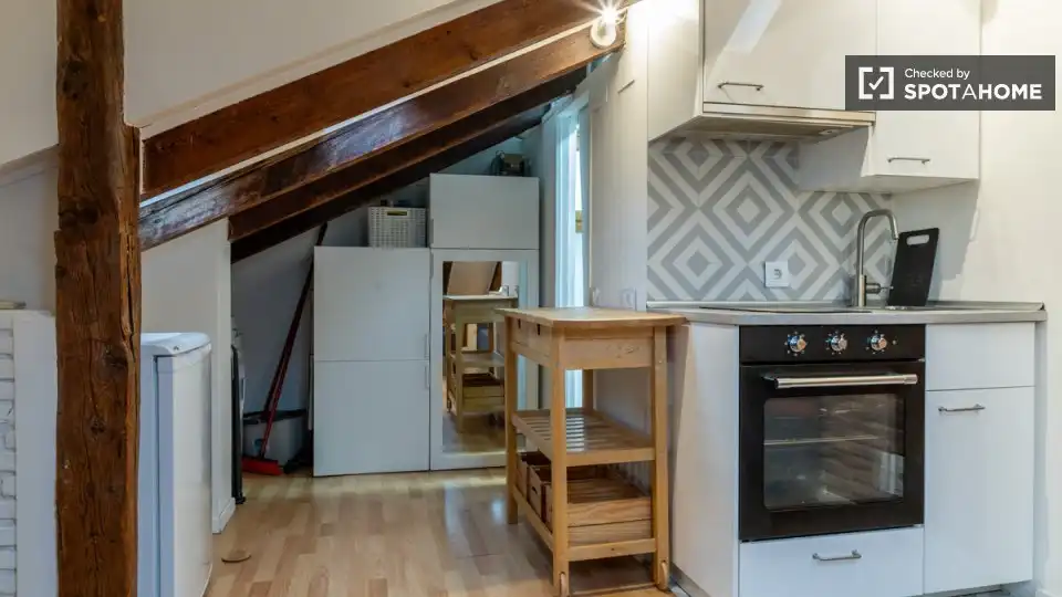 Cocina de Piso de alquiler en Madrid con Aire acondicionado, Calefacción y Amueblado